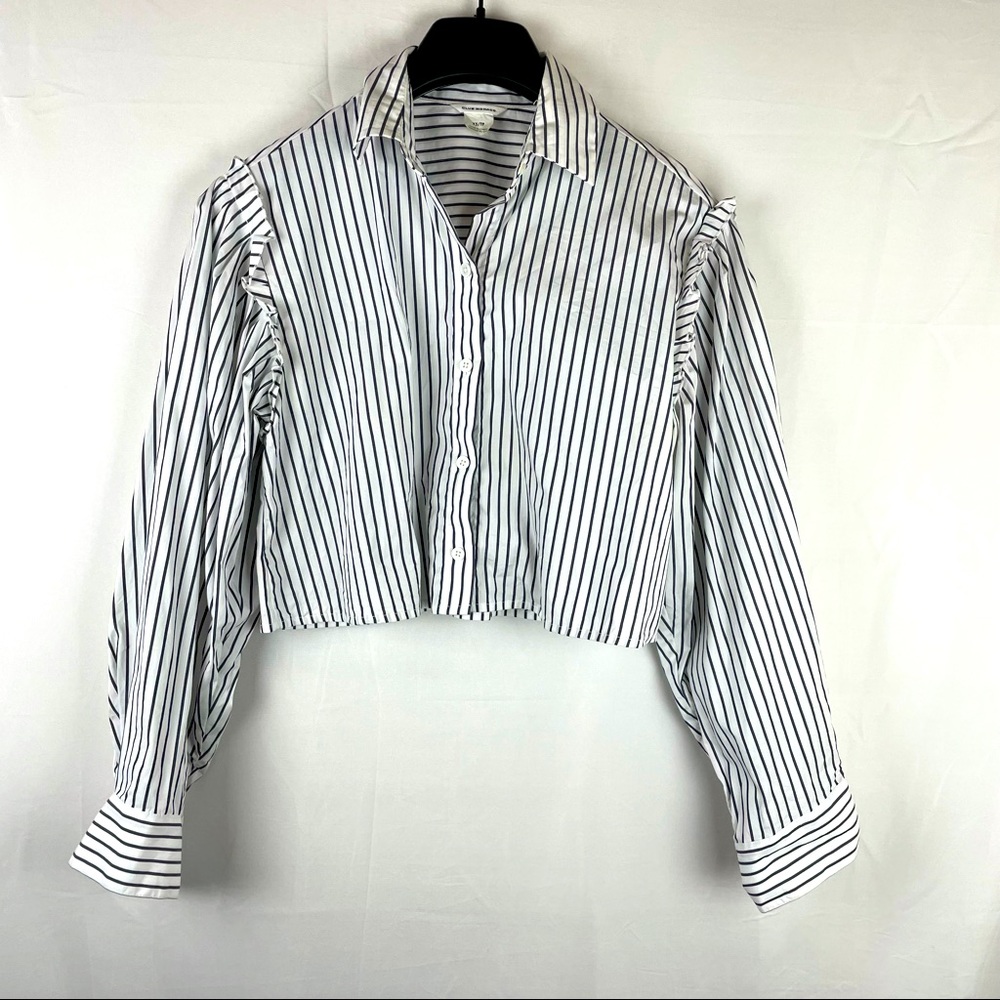 Club Monaco cropped strip ruffle shoulder shirt XS